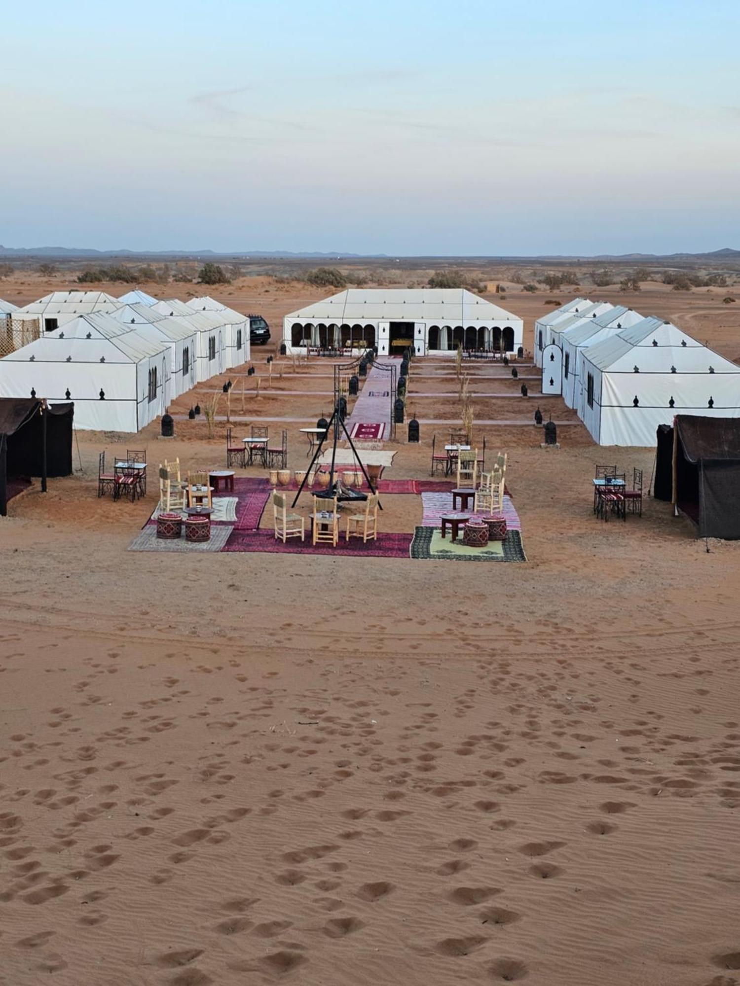 ホテル Najma Luxury Camp メルズーガ エクステリア 写真
